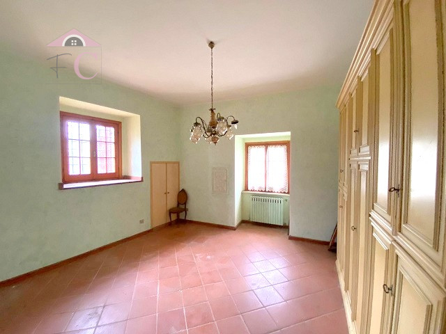 casale dell800 ristrutturato con terreno pianeggiante 9.png
